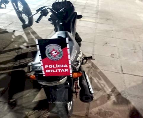 Polícia Militar apreende moto com restrição de roubo/furto