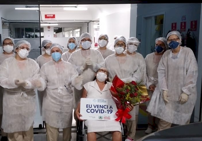 Gratidão de pacientes e familiares marca altas médicas no Hospital de Clínicas