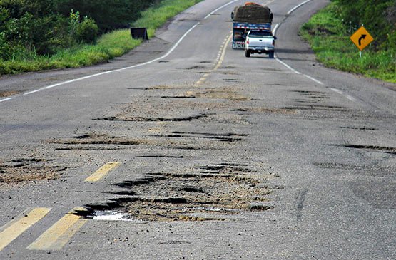 Governador autoriza obras de restauração e pavimentação de estradas em investimentos que somam R$ 65 milhões