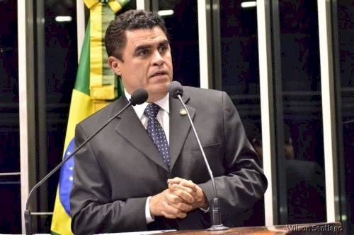 Wilson Santiago homenageia prefeitos e destaca papel dos gestores