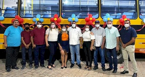 João Neto entrega ônibus escolar durante Plenária do Orçamento Democrático Municipal, em Aparecida 