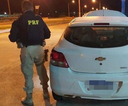 PRF na Paraíba tira de circulação dois veículos adulterados 