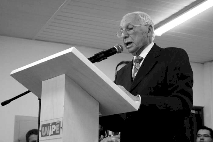 Professor e ex-prefeito de João Pessoa, Oswaldo Trigueiro do Vale