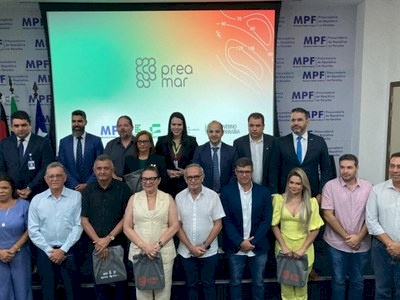 Prefeitos dos municípios litorâneos da PB firmam acordo no MPF para regular obras de combate à erosão costeira