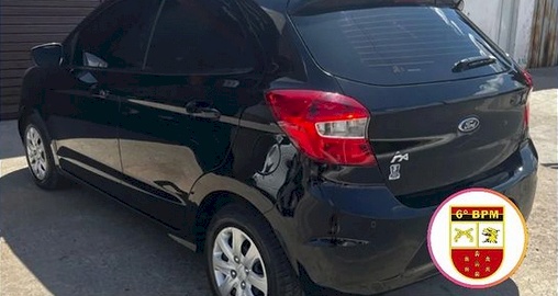 Veículo recuperado pela Polícia Militar, no Sertão da PB
