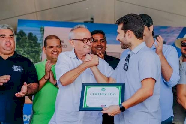 ‘Selo Cuidado Animal’ entregue a Michel Henrique