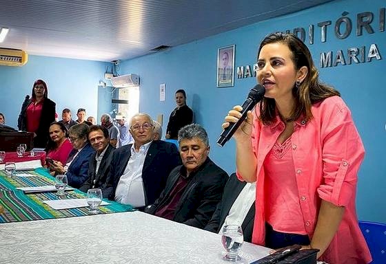 Pollyanna Dutra prestigia a solenidade de posse de mais dois novos secretários