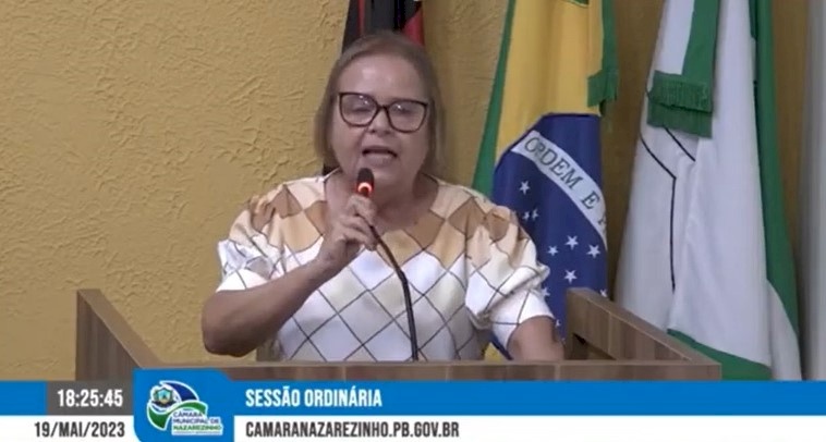 Vereadora, Maria do Socorro usando a Tribuna da Câmara em Nazarezinho
