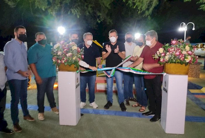 Prefeito Fábio Tyrone inaugura praça no Acampamento Federal de São Gonçalo