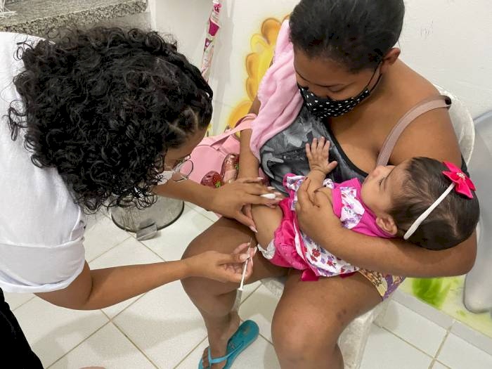 Vacinação contra a Poliomielite e Multivacinação
