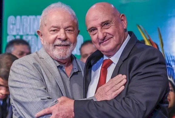 Essas duas versões do relatório da Abin foram divulgadas à CCAI, uma por solicitação da própria comissão