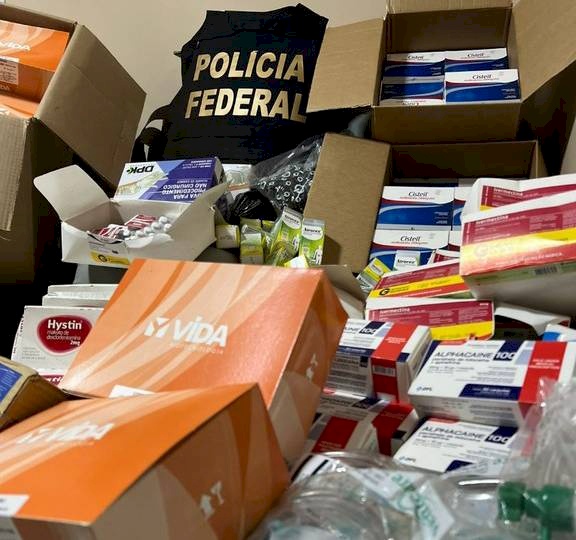 Cumprimento de três mandados de busca e apreensão