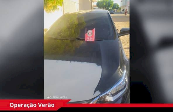 Veículo recuperado pela Polícia Militar, no Sertão da PB
