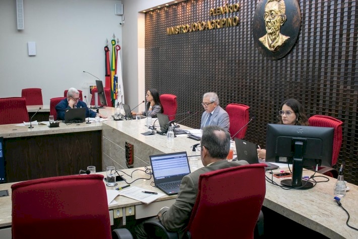 A decisão, tomada na manhã desta quinta-feira (5), decorreu de processo de Inspeção de Gestão de Pessoal 