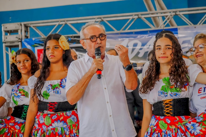 Início das obras de reconstrução da Escola Chico Xavier