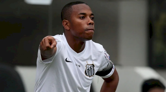 Robson de Souza, mais conhecido como o ex-jogador de futebol Robinho