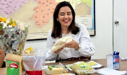 Pollyanna Dutra parcitipando de reunião e planejamento de ações interligadas entre secretarias estaduais e o setor agropecuário