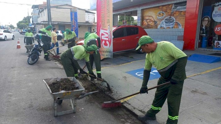 A coleta de entulhos é realizada nos bairros 