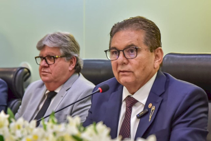 Voto de aplausos ao governador e secretário de Segurança