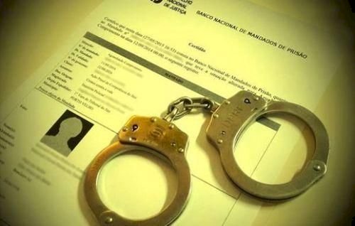 Policiais do 12º BPM cumprem mandado de prisão na cidade de Paulista