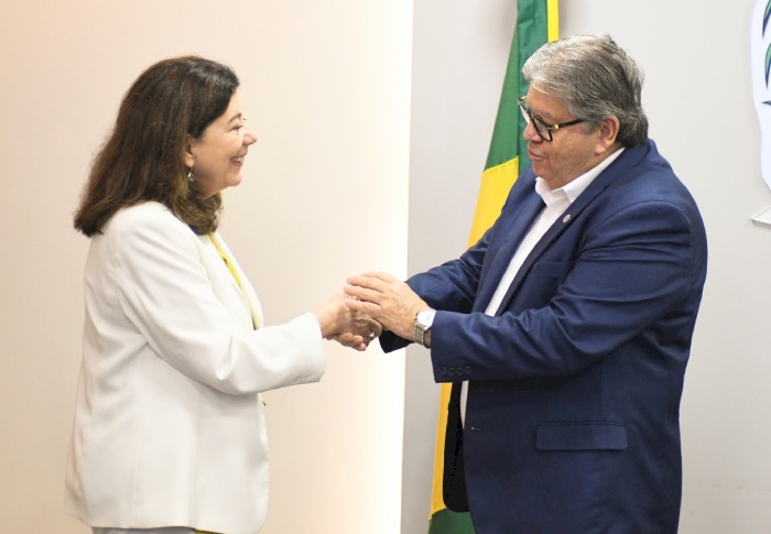 João Azevêdo em reunião com a embaixadora da Espanha no Brasil 