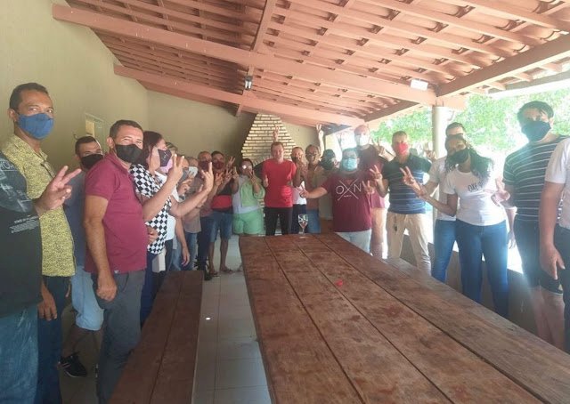 Em Cajazeiras, 25 lideranças do PSB e PSC, 3 vereadores e 4 ex-parlamentares fortalecem base de apoio a Chico Mendes