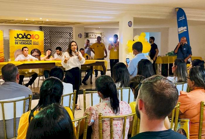 Plenária com profissionais da saúde e do "Encontro dos filhos e filhas de Pombal"