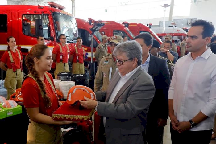 Entrega de viaturas e equipamentos para as Forças de Segurança