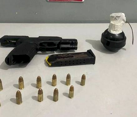 Apreensão de arma de fogo e granada em Bayeux,