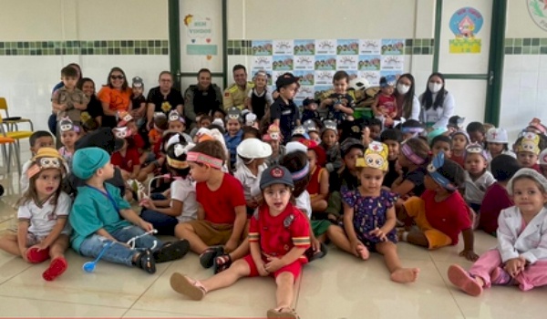 Feira das profissões, em Creche, na cidade de Catolé do Rocha