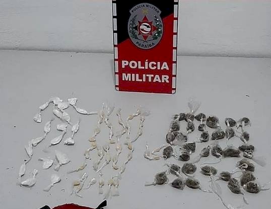 Material ilícito apreendido pela Polícia Militar