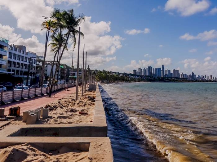 Obra da calçadinha do Cabo Branco
