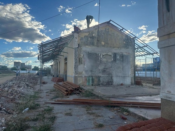 Obra de construção do Largo da Estação, no município de Sousa