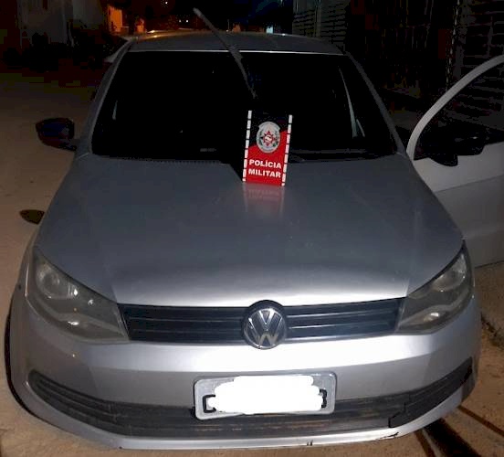Carro clonado apreendido pela Polícia Militar na cidade de Brejo do Cruz