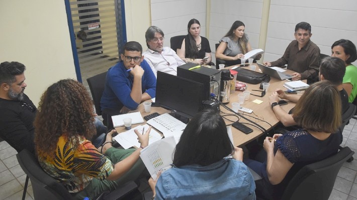 Reunião para definir a transmissão 