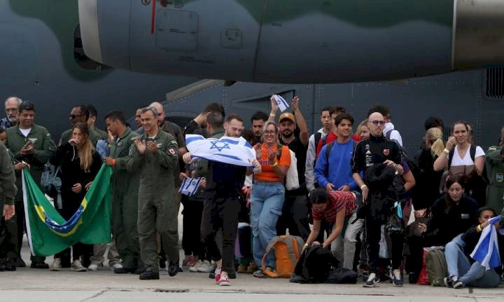 Brasileiros repatriados de Israel 