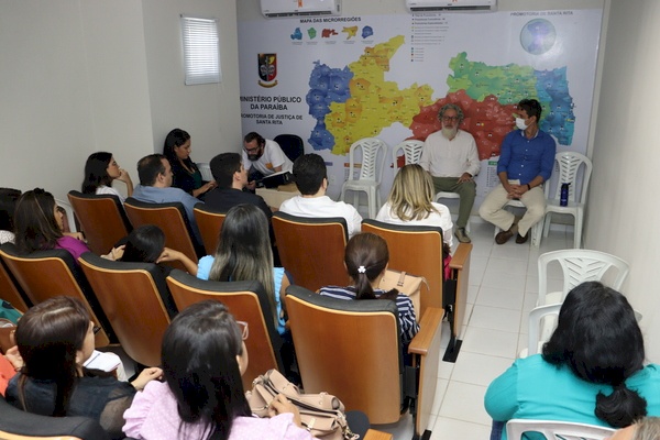 Promotoria de Santa Rita recebe capacitação sobre grupos reflexivos da Fundação Margarida Maria Alves