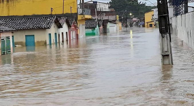 Bahia confirma mais uma morte por causa das chuvas; total chega a 21
