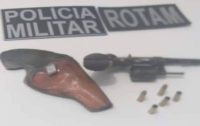 Armas e munições apreendidas pela Polícia Militar na cidade de Sousa