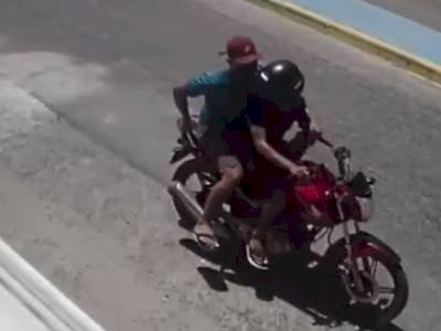 Mulher é assaltada, próximo a Delegacia, nesta terça, em Sousa; vídeo