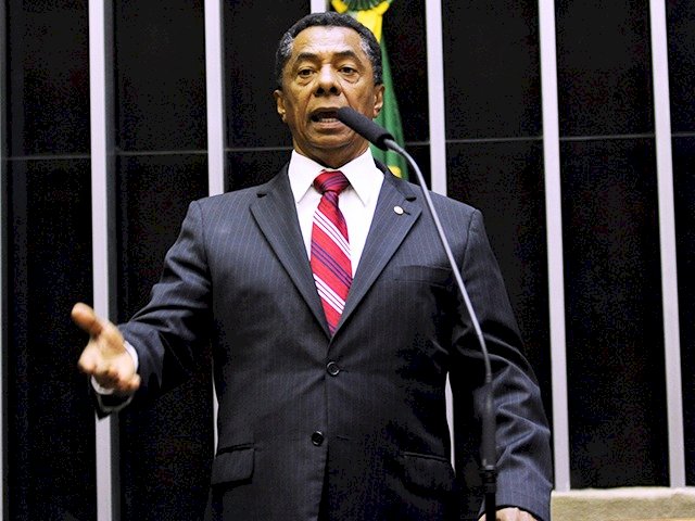 PEC que autoriza a volta das coligações, da bancada paraibana, apenas Damião Feliciano foi contrário