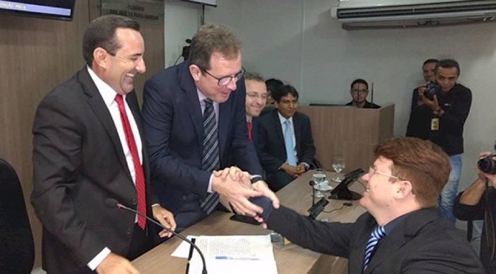 Prefeito Tyrone, e Koloral Júnior