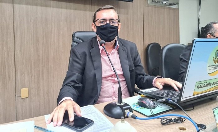 Radamés Estrela solicita inclusão de trabalhadores ambulantes no grupo prioritário de vacinação contra Covid-19