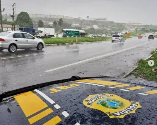 Atenção, motoristas! Em caso de chuvas, redobre os cuidados no trânsito
