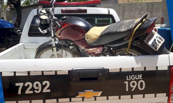 Motocicleta recuperada pela Polícia Militar