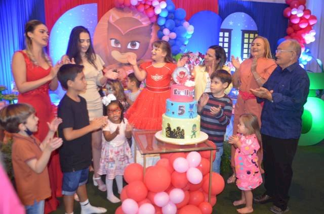 Festa dos cinco aninhos da Princesa Evellin Pires; Veja Fotos 