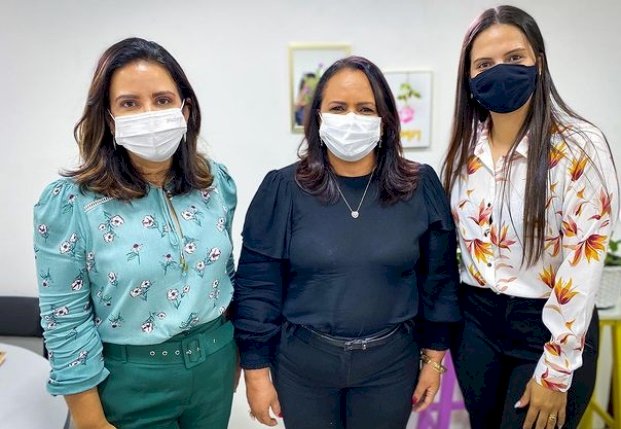 Pollyanna Dutra participa de reuniões ao lado da vereadora Priscila Almeida, de Piancó 