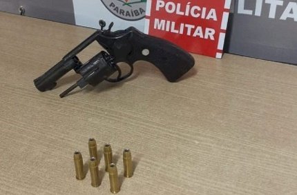 Polícia prende indivíduo que portava ilegalmente arma de fogo