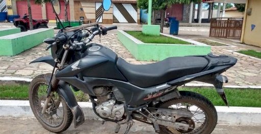 Polícia apreende motocicleta roubada com sinais identificadores adulterados 