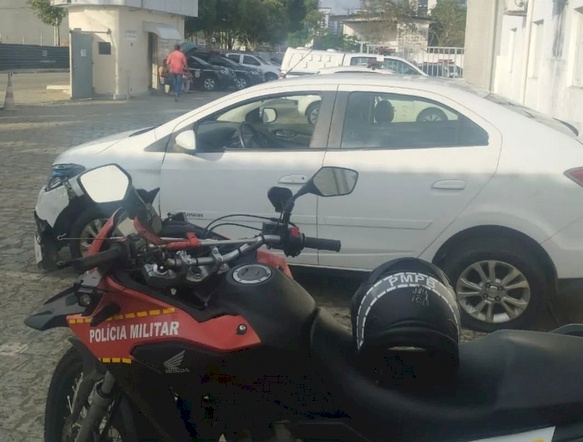 Veículo recuperado pela Polícia Militar, em Campina